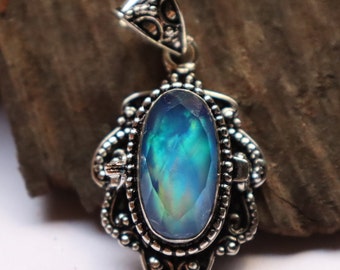 Ciondolo Aurora Opal Poison, collana portapillole placcata in argento 925