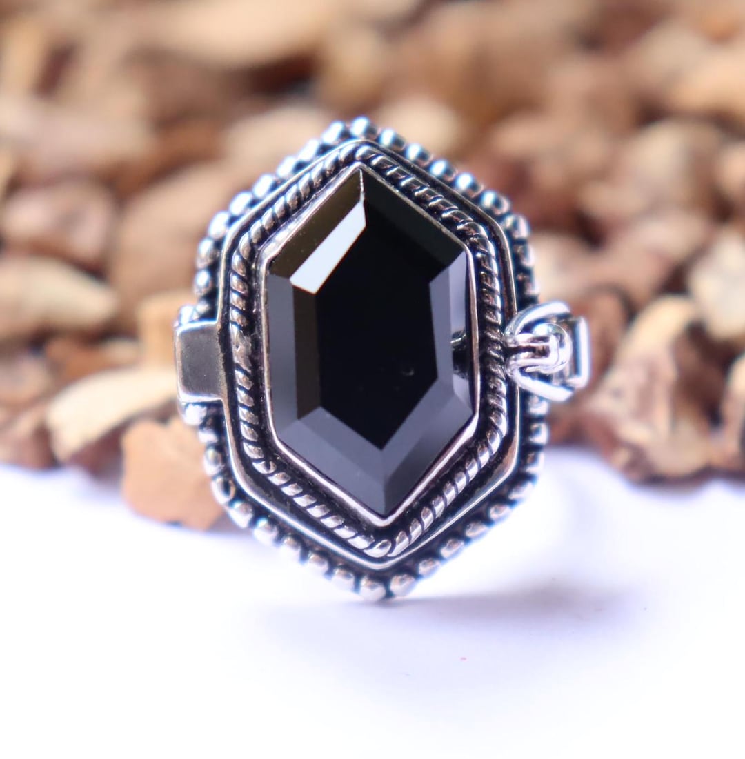 Vintage Ring, Black Onyx Poison Ring, Genuine Black Onyx Ring, Vintage  Locket Ring, Secret Box Ring 925 Silver Plated Ring, Gift for Her