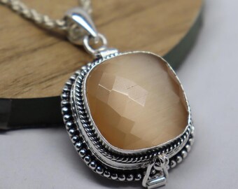 Monalisa Gemstone Poison Pendant, 925 Silver Plated Pillbox Locket