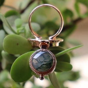 Anillo de veneno de ágata musgosa natural, anillo con compartimentos chapado en oro rosa