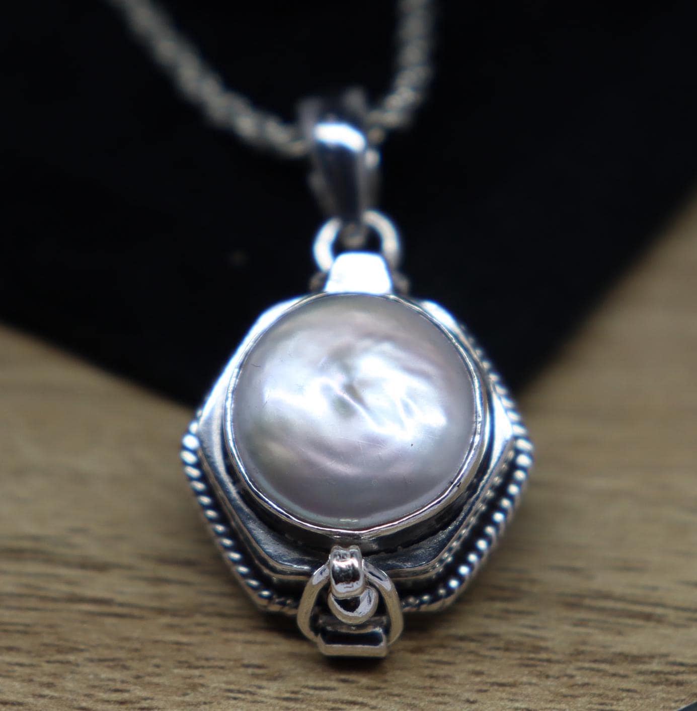 ボックス型ペンダント - Etsy 日本