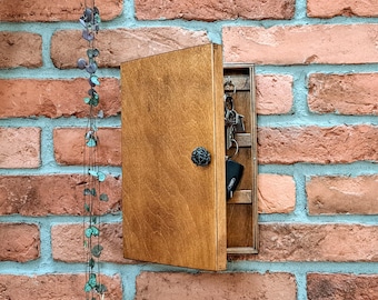 Caja de llaves de madera natural personalizada, caja de llaves colgante con caligrafía pintada a mano, ganchos para llaves, gabinete rústico para llaves, almacenamiento de llaves, regalo de inauguración de la casa