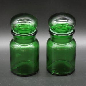 Apoteksburkar med bubbelpropp – 1970-talet – tillverkade i Belgien – set med burkar, 12,5 cm, vintage, gröna