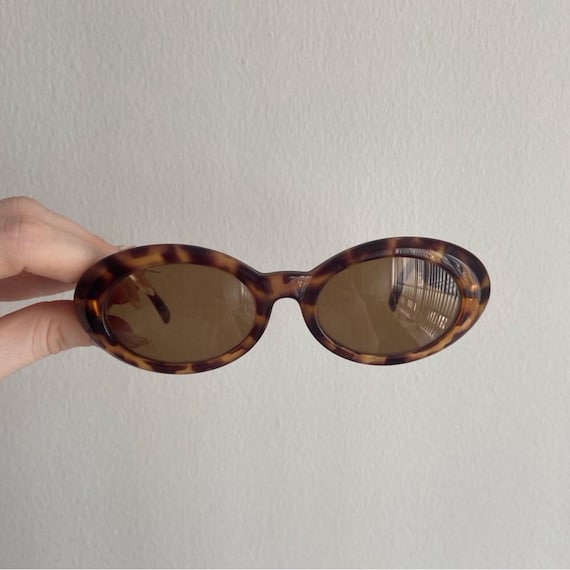 Vintage GIANNI VERSACE MIAMI Mod 527/M Col 280 Tortoiseshell Oval Sunglasses VERSACE Vintage Miami Beach Sunglasses Gold Tortoise Brown  main image 2