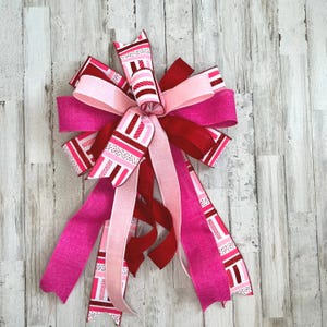 Valentines Day Wreath Bow, Wired Ribbon Bow in Pink and Red for Lanterns and Valentines Home Decor, Large Bow with Long Streamers