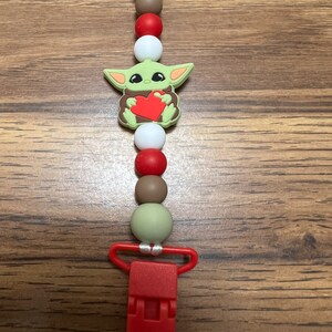 Grogu Heart Clip