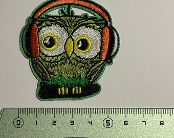 Owl earphone iron-on patch