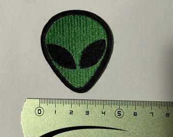 Parche termoadhesivo alienígena