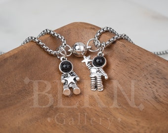 Astronaut Magnetic Planet Matching Necklace • Man • Valentines day • Boyfriend gift • Moon • Love • Nasa • Silver • Heart • Chain • Galaxy
