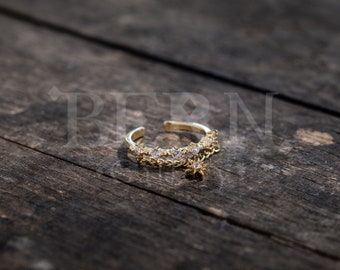 Star Dangle Ring • Stackable star rings • CZ ring • Gold star rings • Dainty stackable rings • Adjustable star ring • Open ring