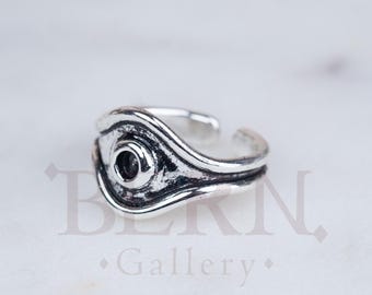 Abstract Eye Ring • Sculptural Hollow Circle Ring • Unique Horror Jewelry • Modern Artistic Ring • Gothic Alternative Gift • Halloween Retro