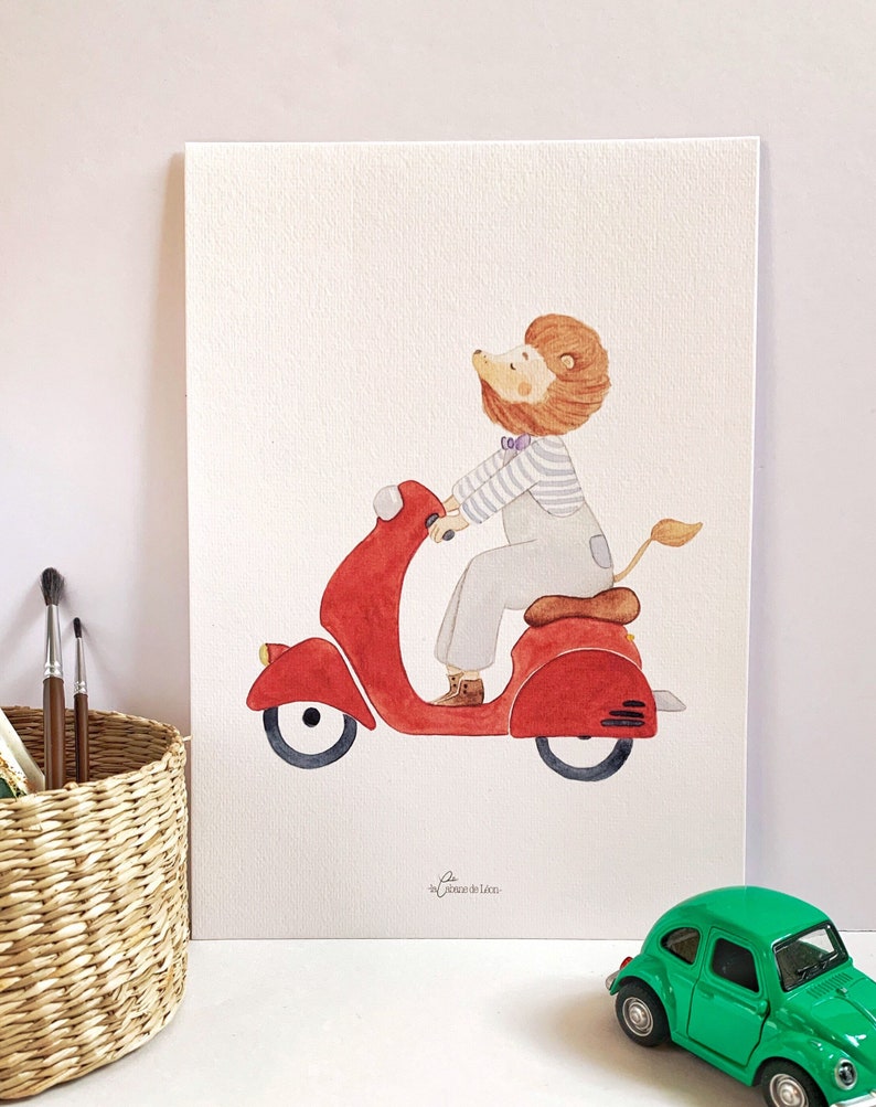 Cartel de la habitación del león bebé, cartel del león en scooter, decoración de la habitación del niño, regalo de nacimiento imagen 2