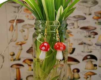 Orecchini con mini funghi di vetro / Handmade little mushrooms earrings