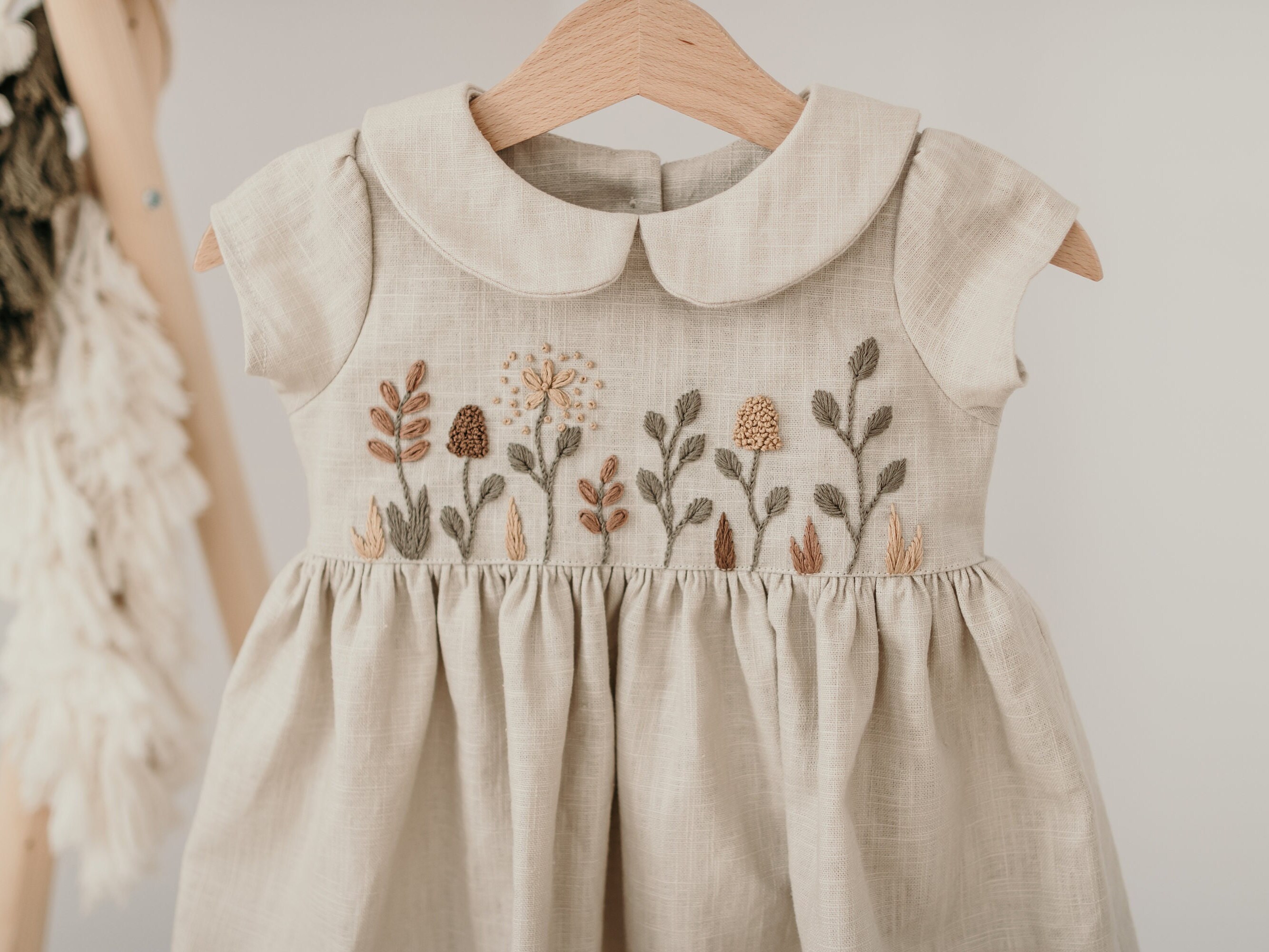 Baby Girl Flower Design Natural Linen Dress main image 1