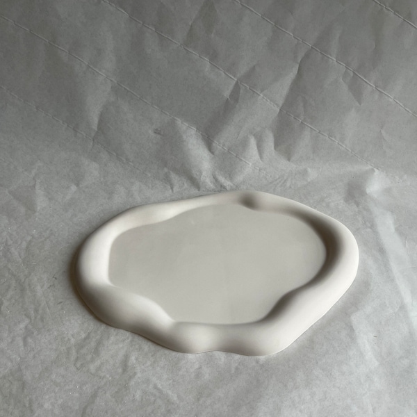 OVAL CLOUD Tray - ovale Betonschale - Wolke - Gewölbtes Tablett - Schmuck - Untersetzer - Teller - Dish - Concrete - Minimal plate - Deko