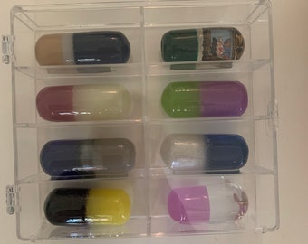Pop-Art capsules in acrylic display pills pharmacy you choose all the pill colors you want!!