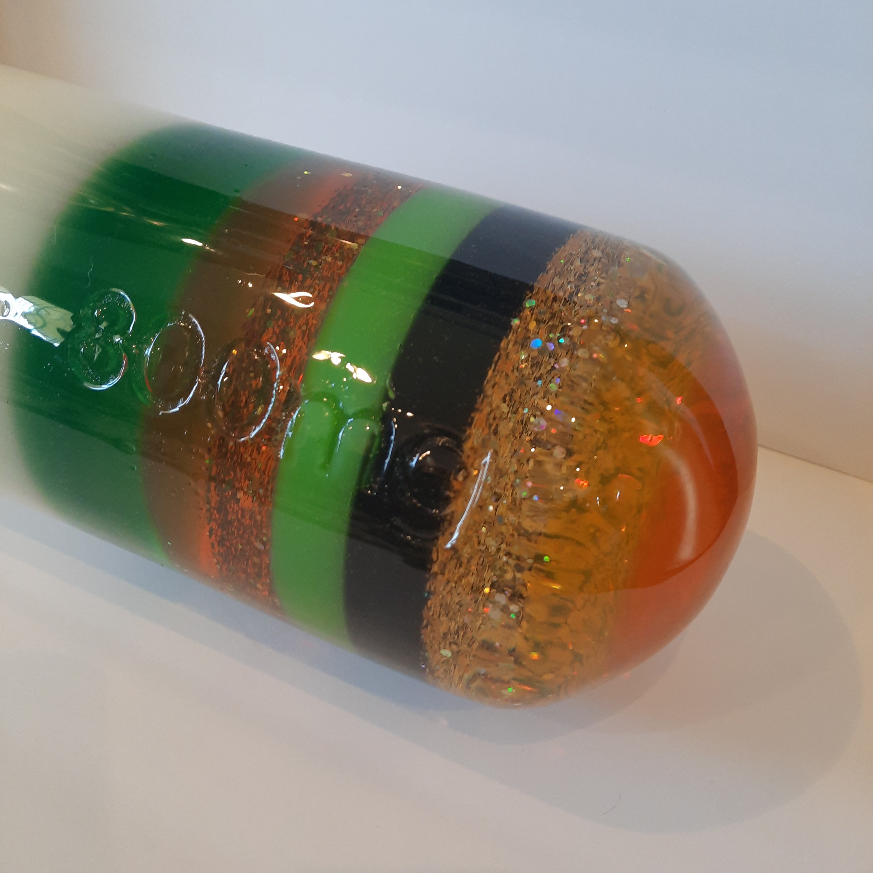 ▷ Pill with epoxy by Popaz, 2022, Sculpture