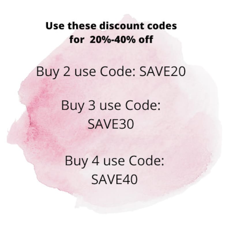 Peut inclure: Un arri&egrave;re-plan aquarelle rose avec du texte blanc qui dit : "Utilisez ces codes de r&eacute;duction pour 20%-40% de r&eacute;duction. Achetez 2 utilisez le code : SAVE20. Achetez 3 utilisez le code : SAVE30. Achetez 4 utilisez le code : SAVE40."