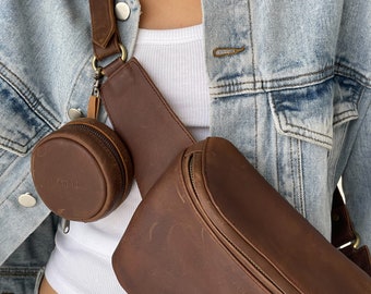 Saddle Dark Leather Circle Pouch – AirPods Case, Attachable Leather Coin Pouch