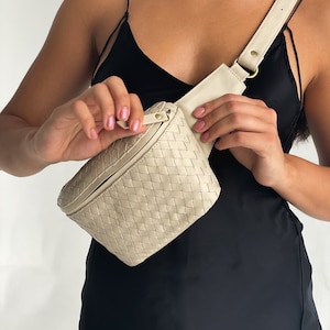 Woven Bone Leather Fanny Pack, Leather Crossbody Bag, Hip Bag, Bum Bag, Belt Bag, Minimalist Bag, Gifts for Her, Travel Bag, gifts for women