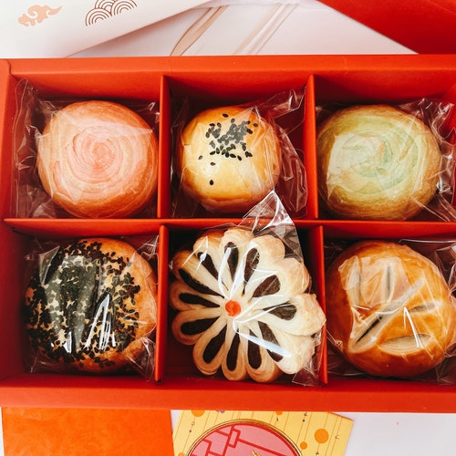 Traditional Asian Chinese Pastries Mooncakes Filling With Etsy