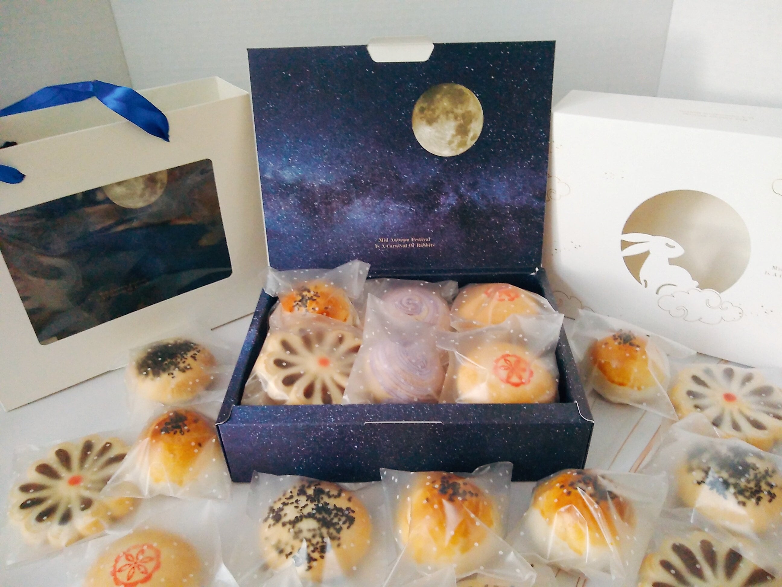 Get Chinese Palace High End Moon Cake 3 Layers Gift Box Delivered