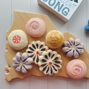 6pc Handmade Chinese Pastries, Suzhou Style Mooncakes, Mid-autumn Festival, Lunar New Year, Tea Time, Celebrations. 纯手工酥皮点心, 节日伴手礼。
