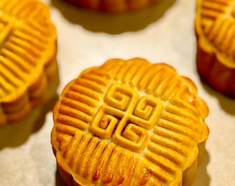 4pc Gluten-Free Mooncakes with Salted Egg Yolk (100g) | Please Read Description Carefully