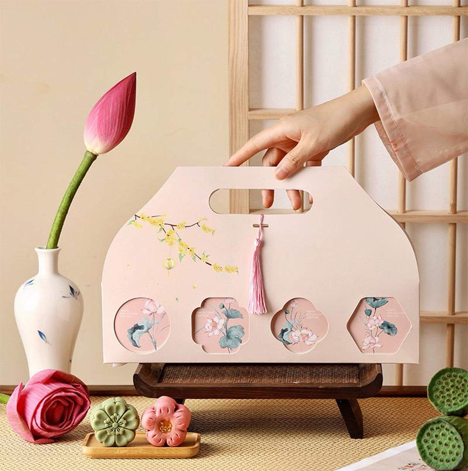 Handmade 4pc 100g Mooncakes Gift Box: 2 Lotus Seed w/ Yolk and 2 Red Bean w/ Yolk, Mid-Autumn Festival, Chinese New Year.