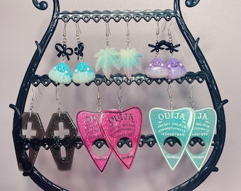 Neon y2k Ohrringe | Motiv Königin Resin Schmuck