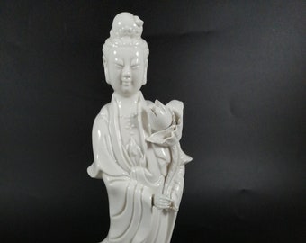 Figura de porcelana china antigua Guanyin Blanc De Chine