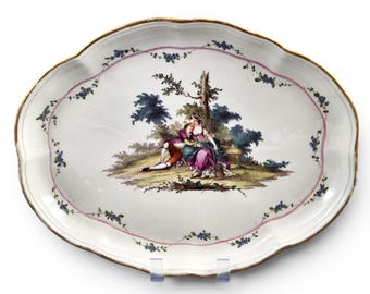 Bandeja de porcelana de Marsella del siglo XVIII atribuida a Joseph-Gaspard Robert