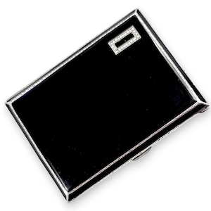 Art-deco sigarettenkoker van sterlingzilver en zwart geëmailleerd, marcasiet voorkant, motor gedraaide achterkant, Goldsmiths & Silversmiths Co, 1932