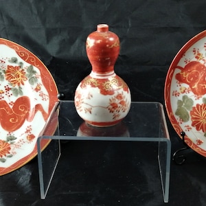 Dish, Plates, Vase, Gourd Vase (3) - Kutani, 九谷造 - Porcelain - Japan - Early 20th century