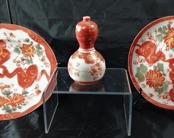 Dish, Plates, Vase, Gourd Vase (3) - Kutani, 九谷造 - Porcelain - Japan - Early 20th century