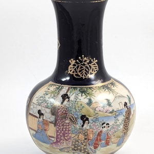Antique Hand Painted Vase by Satsuma, Japan, Meiji period