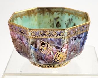 希少なウェッジウッド フェアリーランド ラスター ブローチ | デイジー