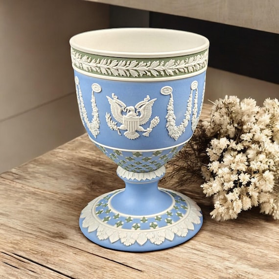 Wedgwood Tricolour Jasperware Goblet: Silver Jubilee 1977, Bermuda