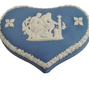 Antike Wedgwood Jaspis Herz Schmuckbox: Blaue griechische Mythologie Design