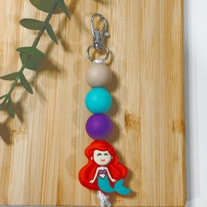 Ariel Inspirierte Silikon Perlen Schlüsselanhänger: Freizeitpark Taschenanhänger