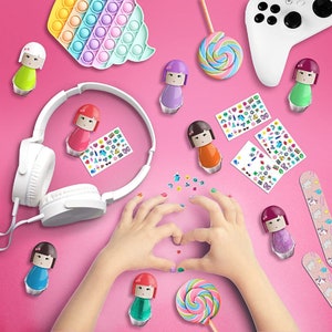 12 pcs vernis à ongles peel-off non toxique 2 limes à ongles Stickers pour maison de poupée kimono poupée séchage rapide coffret enfants avec arôme de fraise image 5