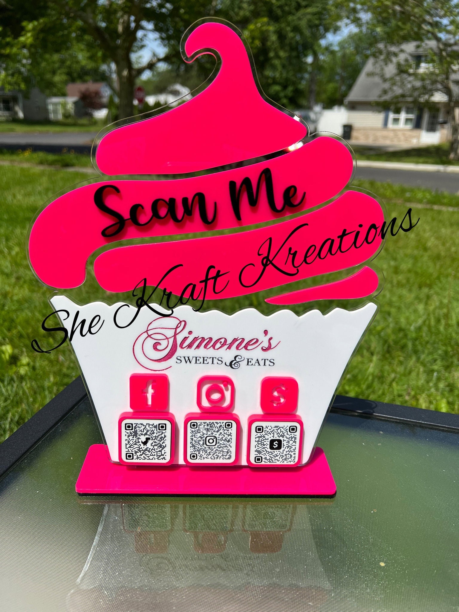 Cupcake Social Media Sign - Glowforge/Laser Cutter File