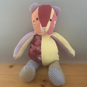 Oso de recuerdos de 18 pulgadas: oso hecho a mano con la ropa más preciada de tu ser querido.