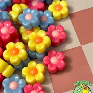 Pastel Acrylic Daisy Beads: 12mm Flower Beads for Jewelry Making - 24pc Set