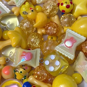 Kawaii Acrylic Bead Soup Mix: Chunky Yellow Beads, Pendants (75grams/50+ Pieces)