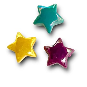 Qty 12 piece assorted large acrylic star beads 18mm size