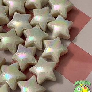 Chunky White Acrylic Star Beads: Iridescent Kandi Craft Supplies (10 Piece, 18mm)