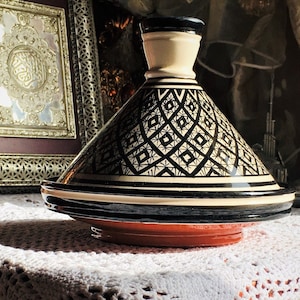 Moroccan Tagine Hand-painted Pottery Tajine Handmade Tagine For Cooking and Serving Ceramic Pot Decorative Tajine kitchenware