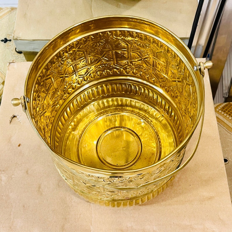 Traditional Bucket 14