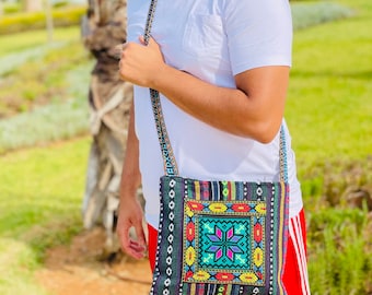 【MARITHE】2色★EMBROIDERY LOGO SHOULDER BAG 韓国 Carry your essentials by Marithé Embroidery Logo Shoulder